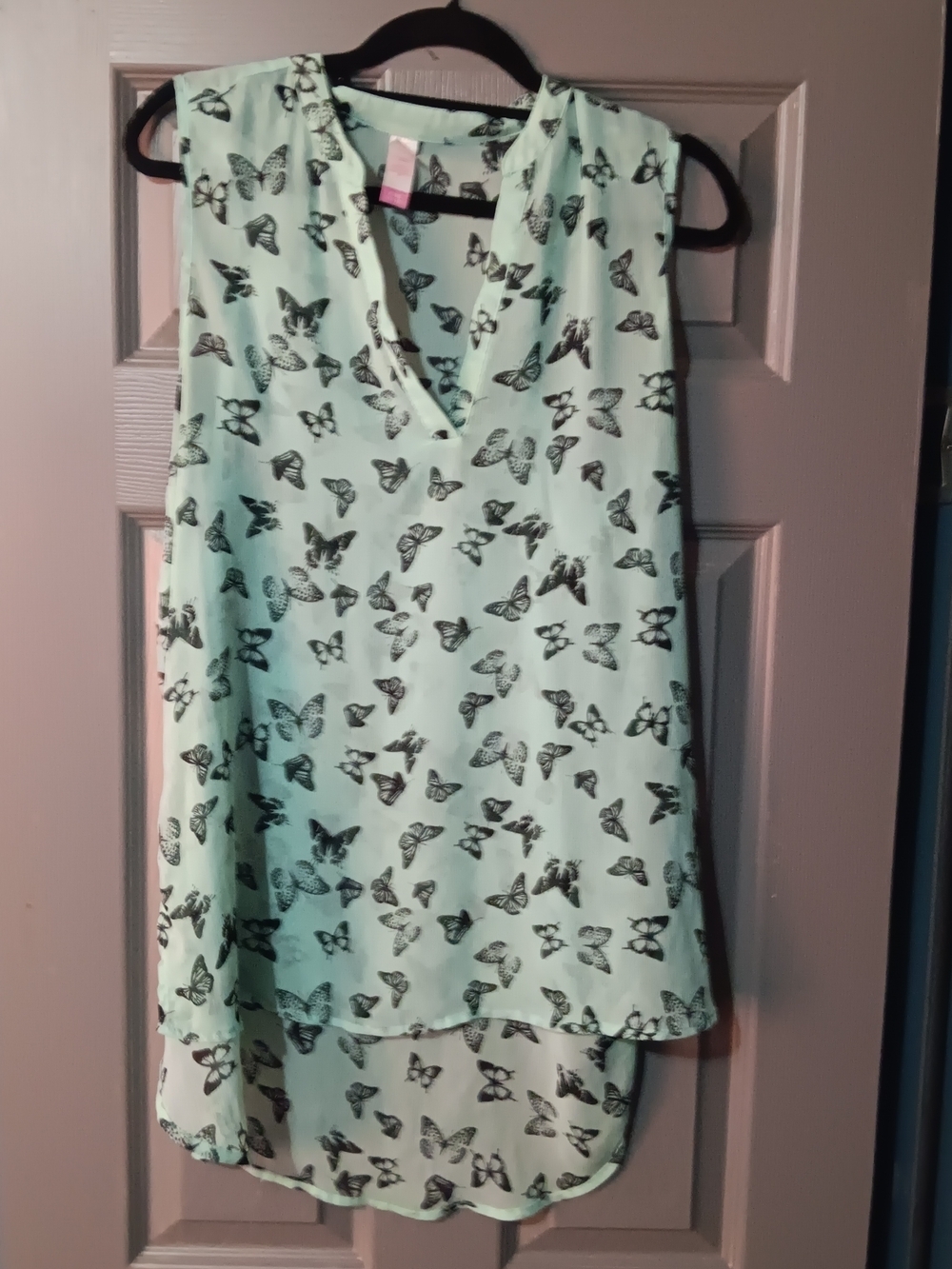 No Boundaries Mint Green Butterfly V-Neck Sleeveless Top